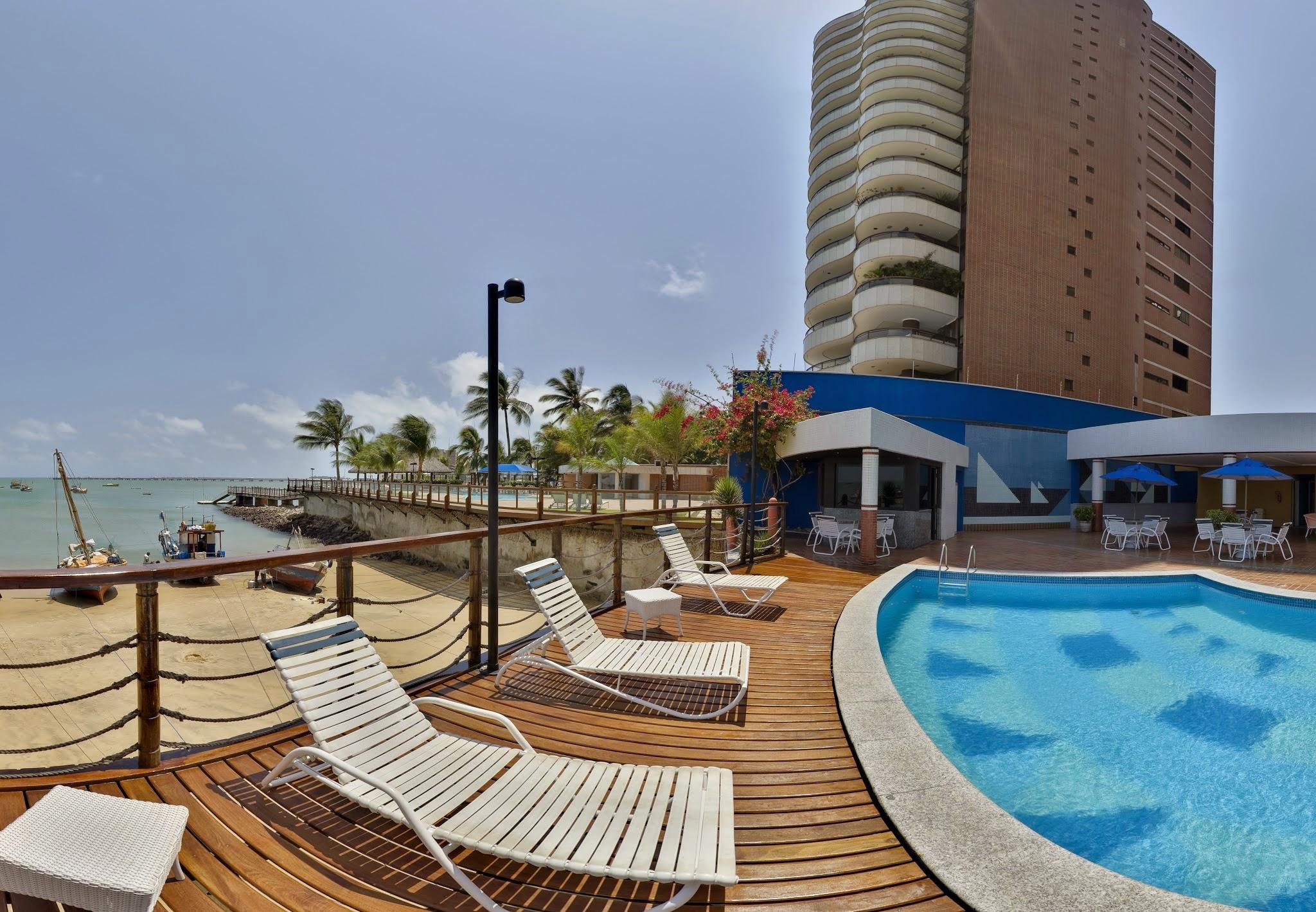 Iate Plaza Hotel 4*